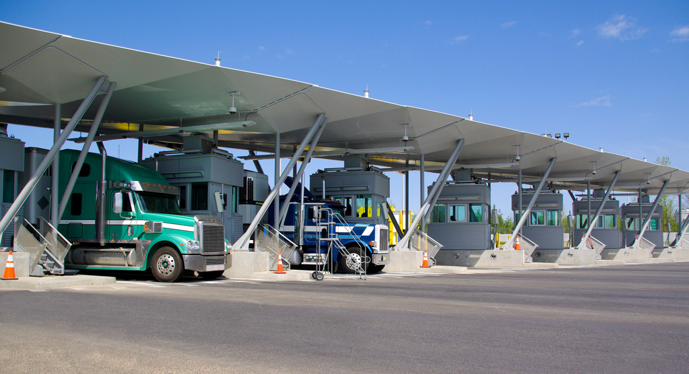 Trucks crossing a boarder